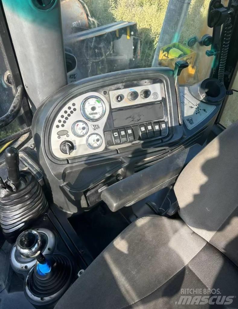 JCB 3 CX Backhoe loaders