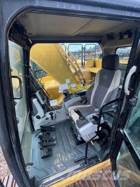 CAT 330FL Crawler excavators
