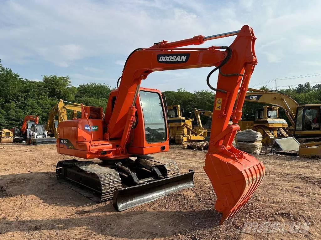 Doosan DH 80 Midi excavators  7t - 12t