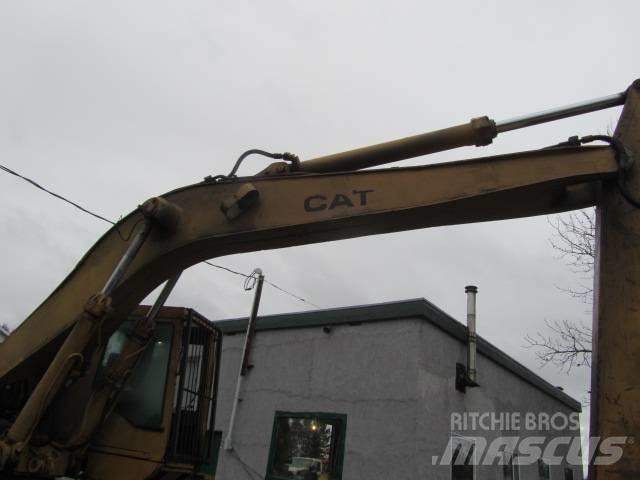 CAT 235 B Crawler excavators