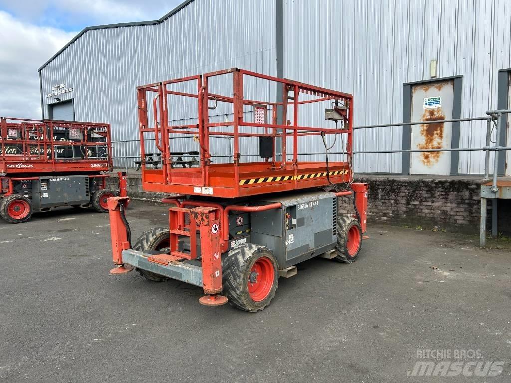 SkyJack SJ 6826 RT Scissor lifts