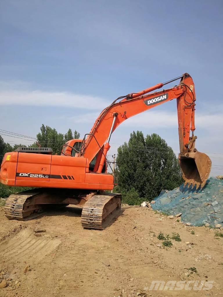 Doosan DX 225 Crawler excavators