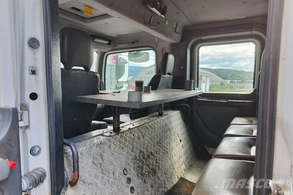 Mercedes-Benz 1018 Box body trucks