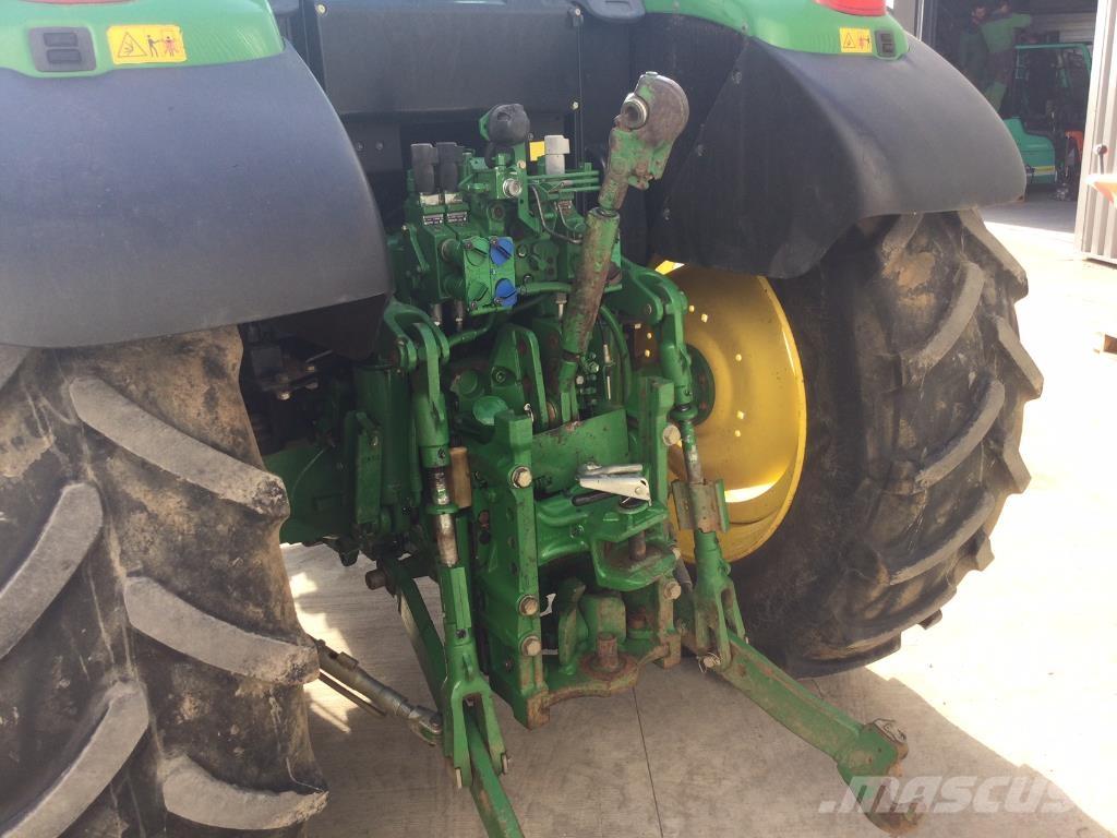 John Deere 6125M Tractors