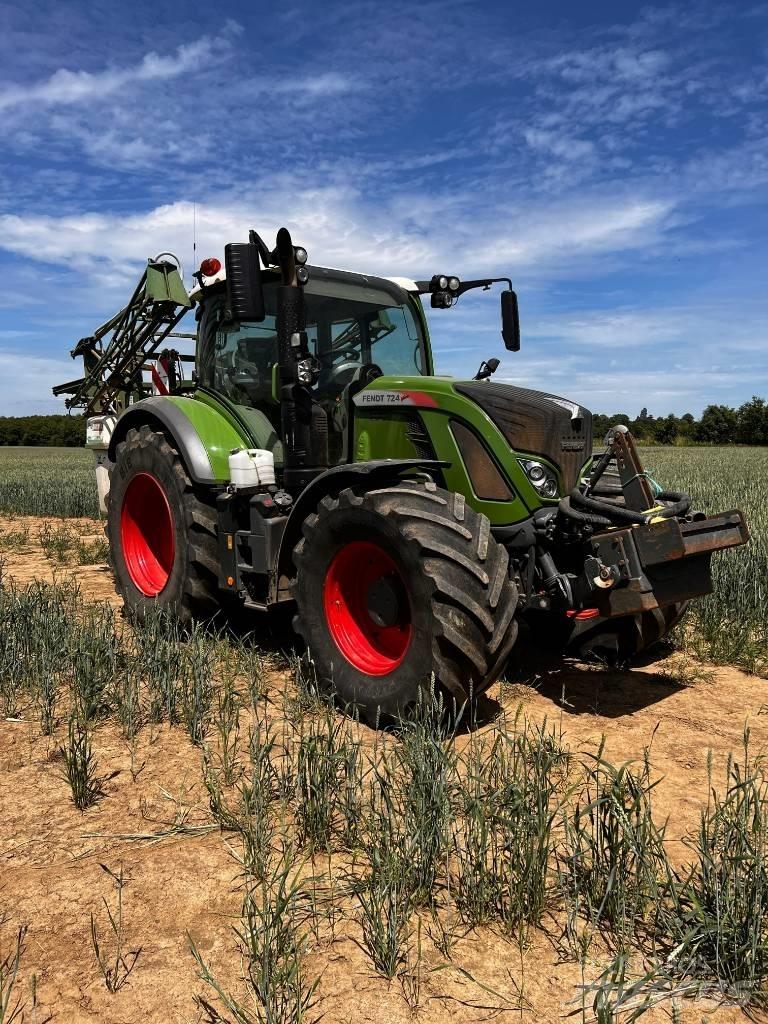 Fendt 724 Profi Tractors