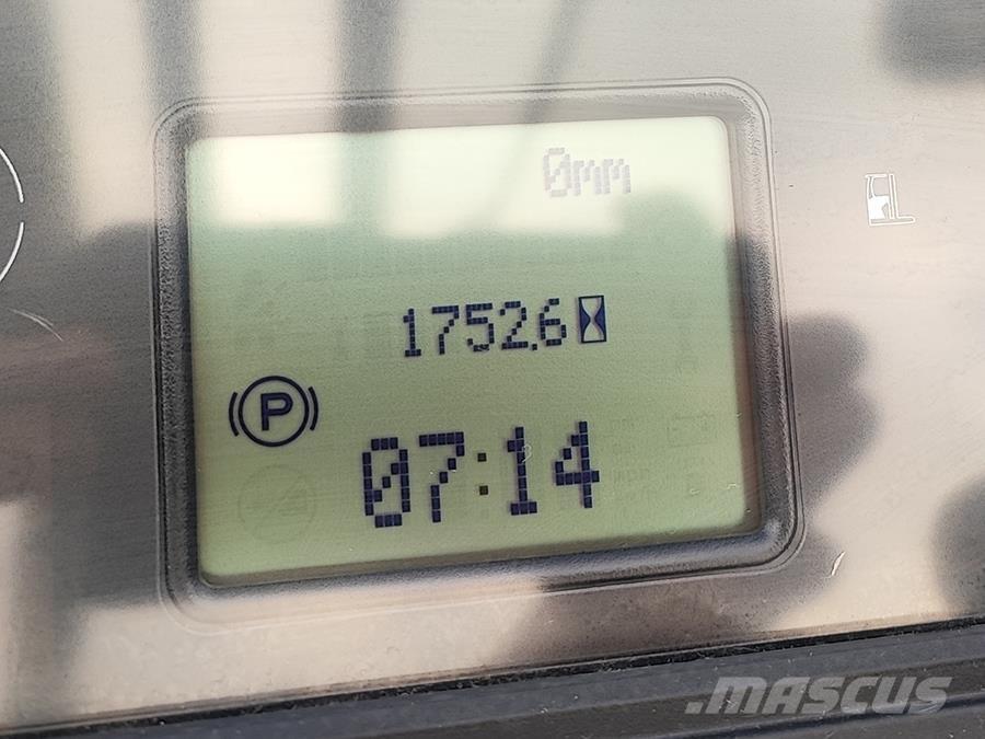 Linde R12B-01 Reach trucks