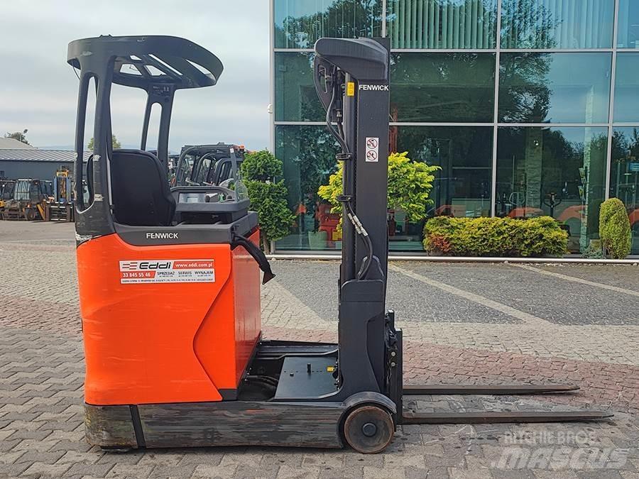 Linde R20B-01 4-way reach trucks