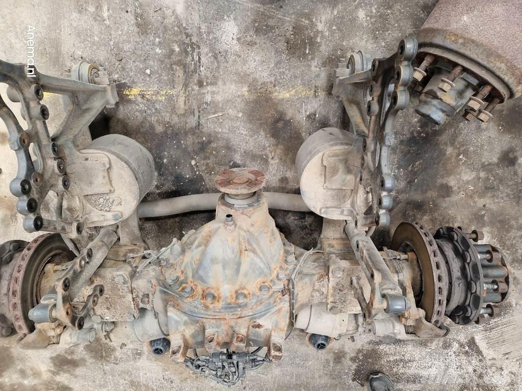 Mercedes-Benz 1835 Axles
