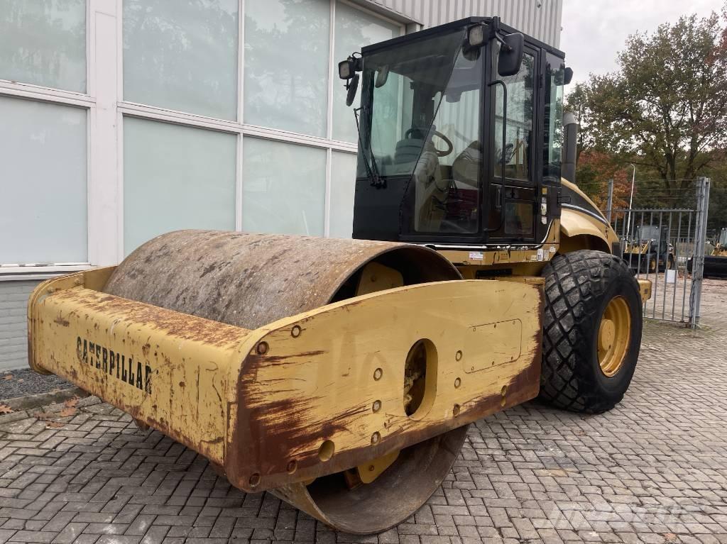 CAT CS 573 E       2004 Single drum rollers