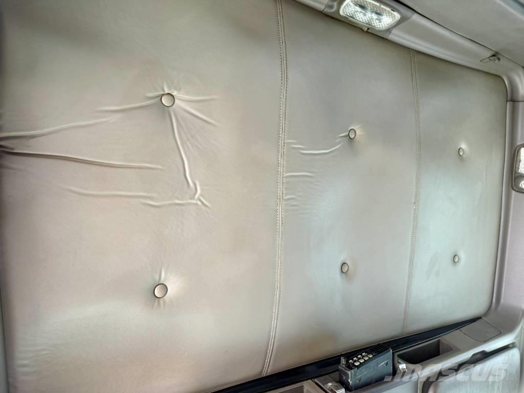 Kenworth T800 Cable lift demountable trucks