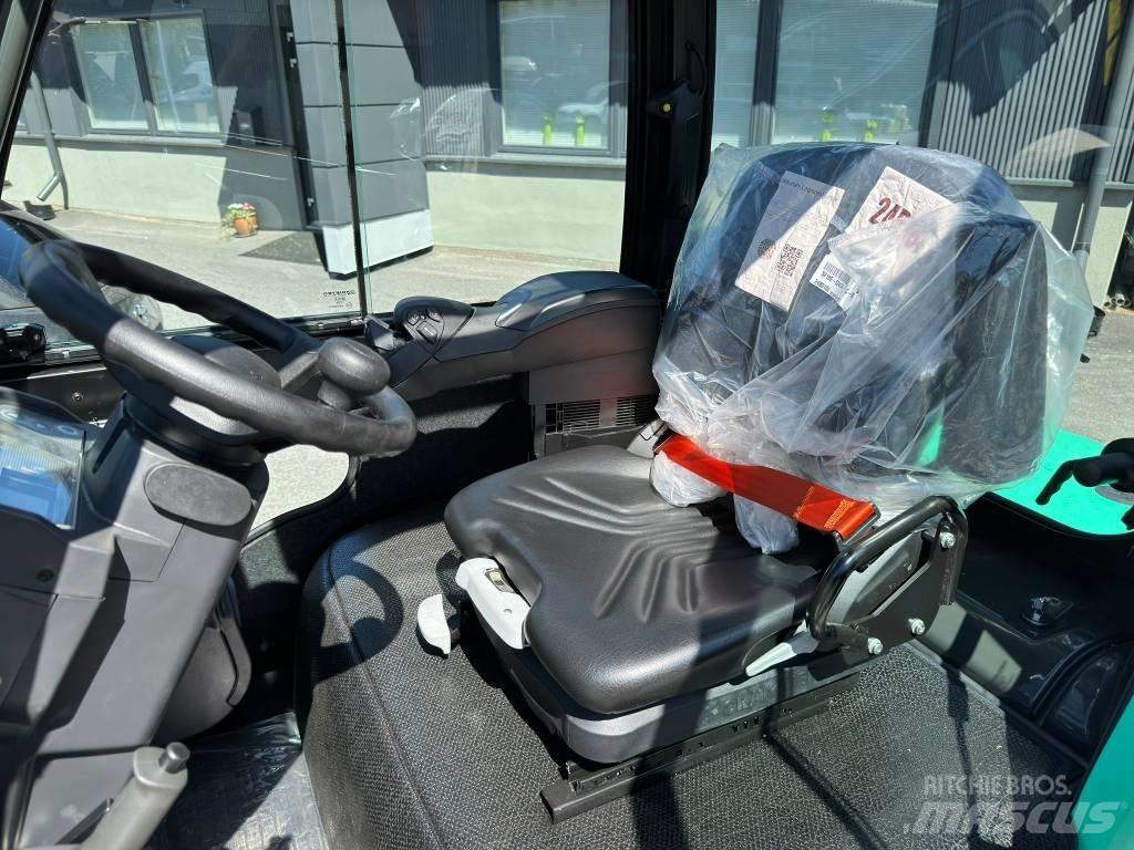 Mitsubishi FD25N3 Diesel trucks
