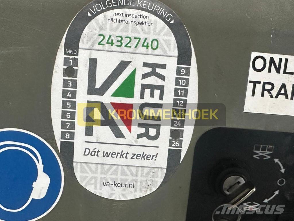 JLG M 3369 Scissor lifts