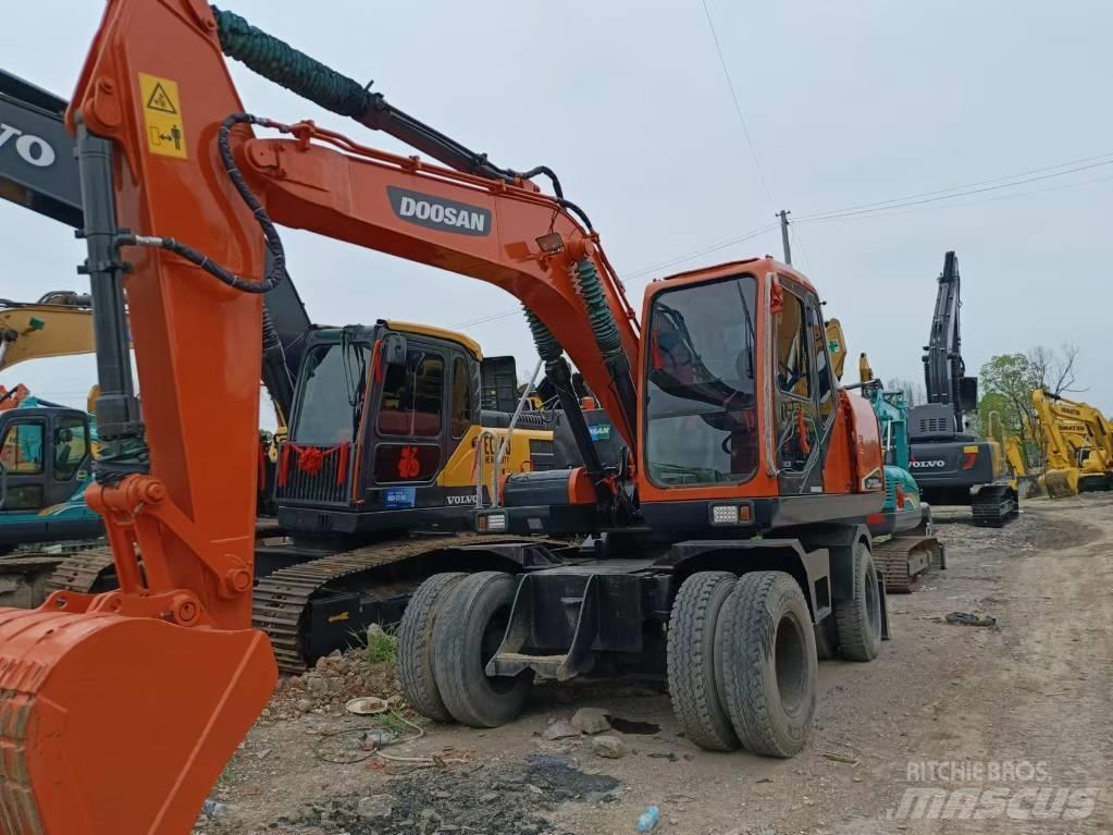 Doosan 150 W-7 Wheeled excavators