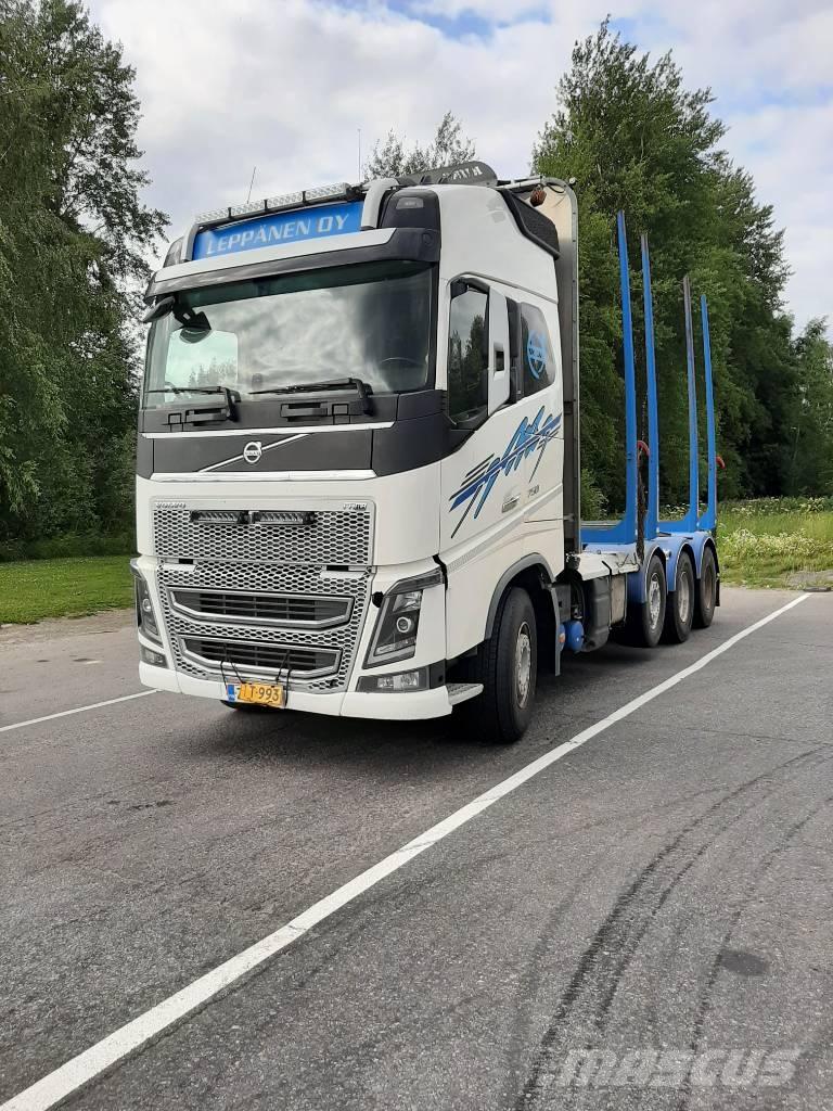 Volvo FH 16 Timber trucks