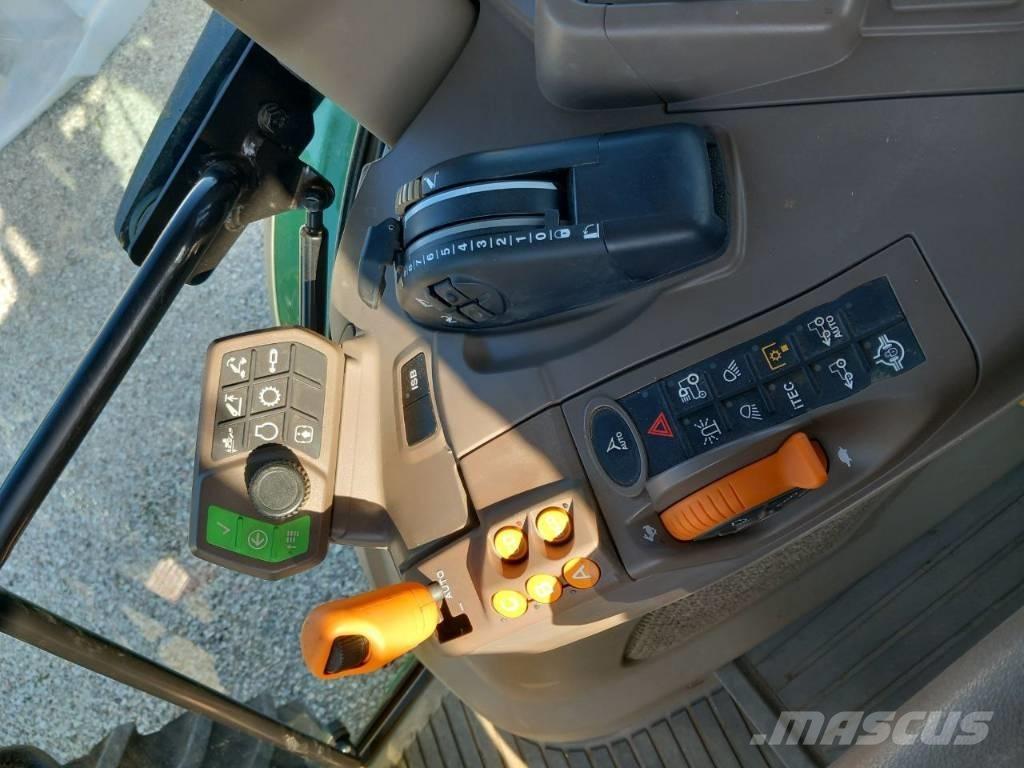 John Deere 5125 R Tractors