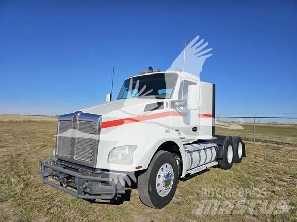 Kenworth T880 Tractor Units