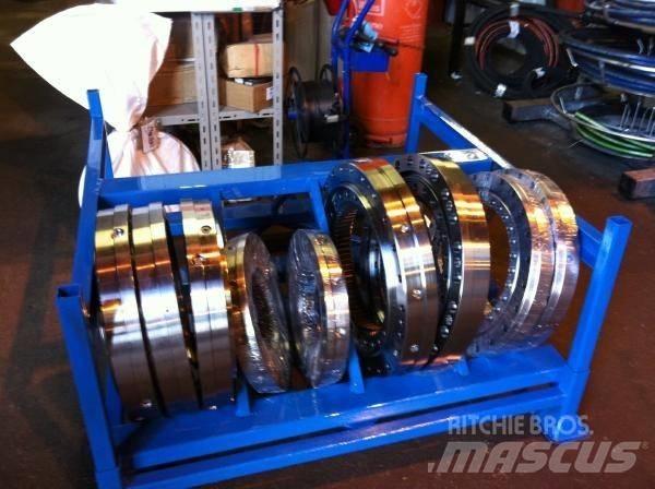  Bogie Bearings Tracks, chains and undercarriage