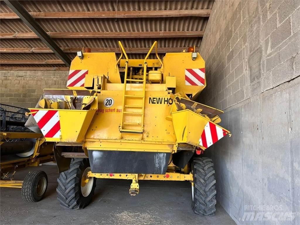 New Holland TF 76 Combine harvesters