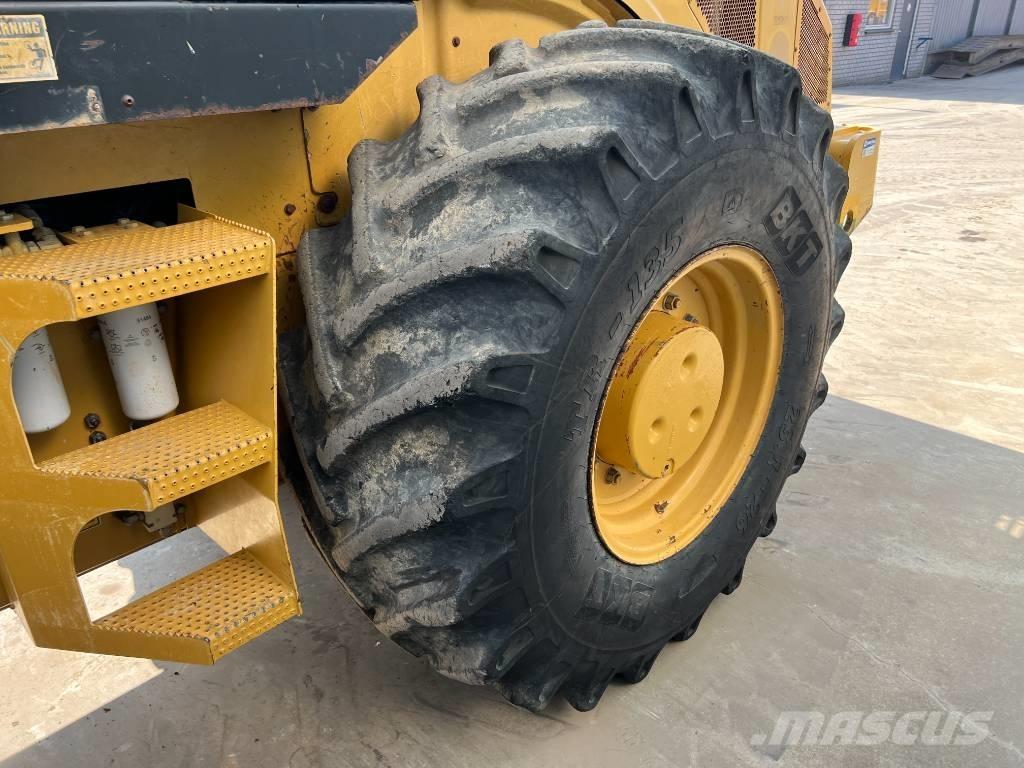 CAT CP76 Single drum rollers