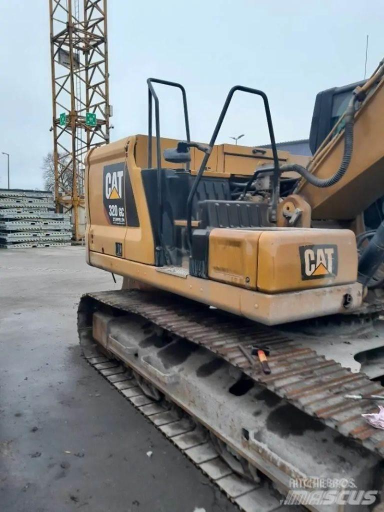 CAT 320 Crawler excavators