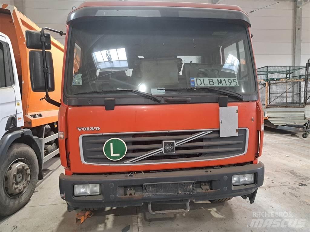 Volvo FL6 220 Tractor Units