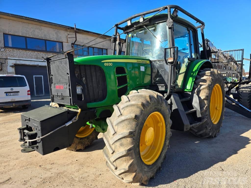 John Deere 6930 Forwarders