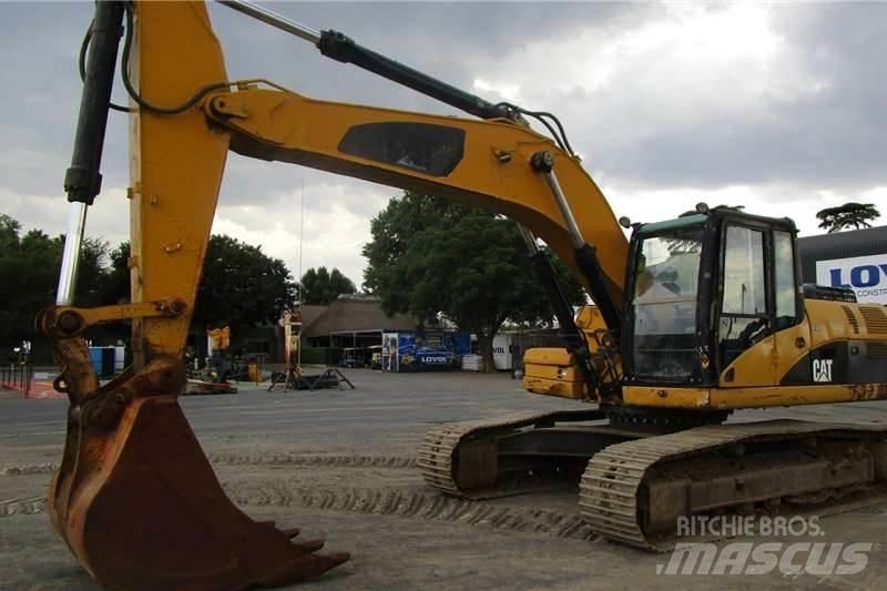 CAT 324D Mini excavators < 7t (Mini diggers)