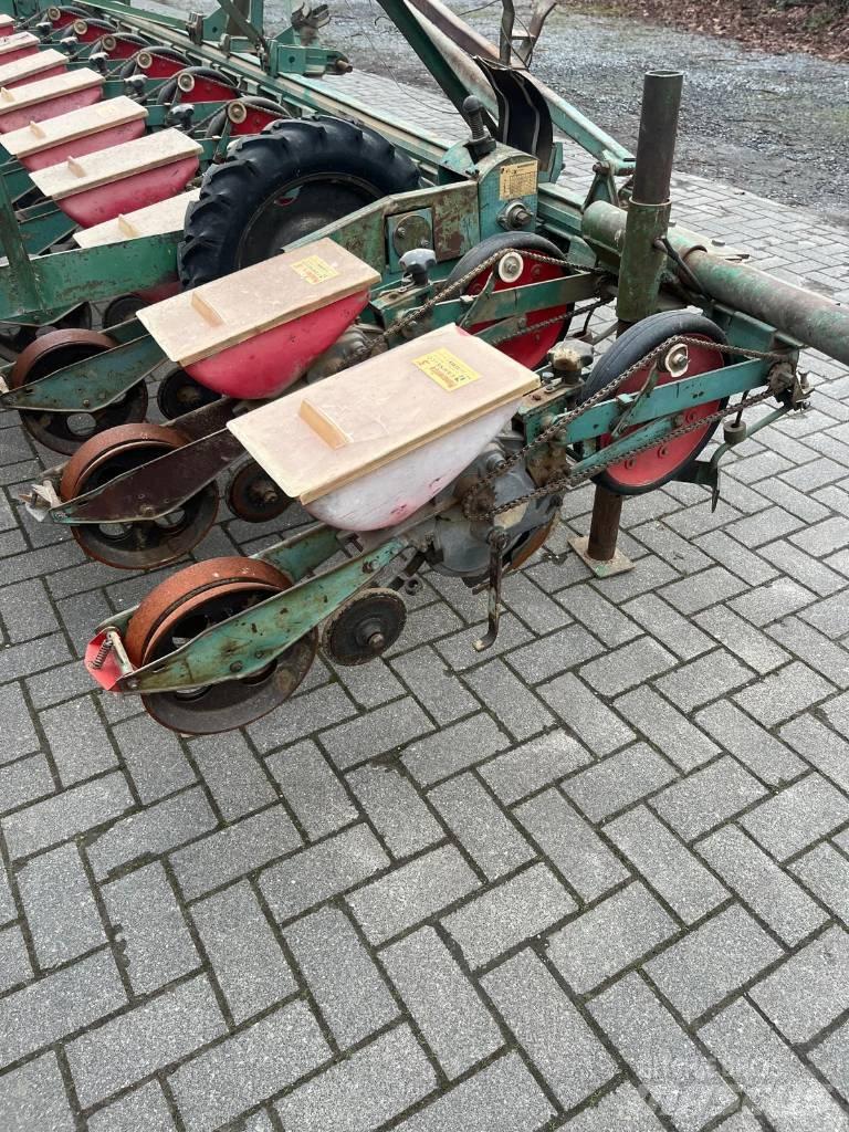 Vicon Monozentra S Precision sowing machines