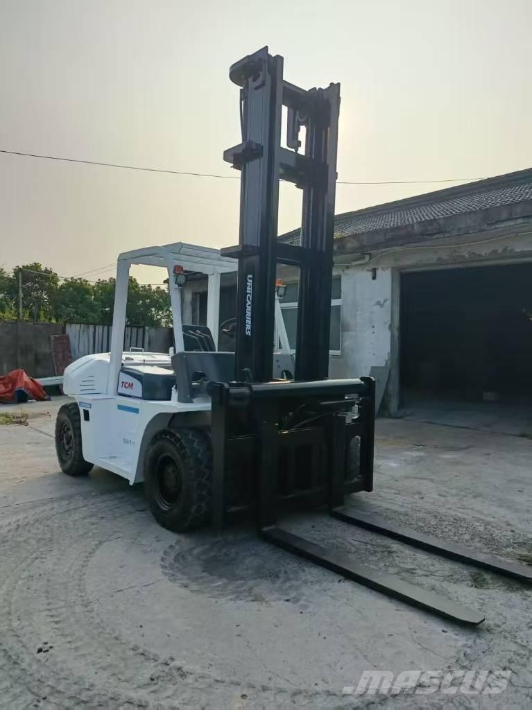 TCM FD 70 Z8 Box body trucks