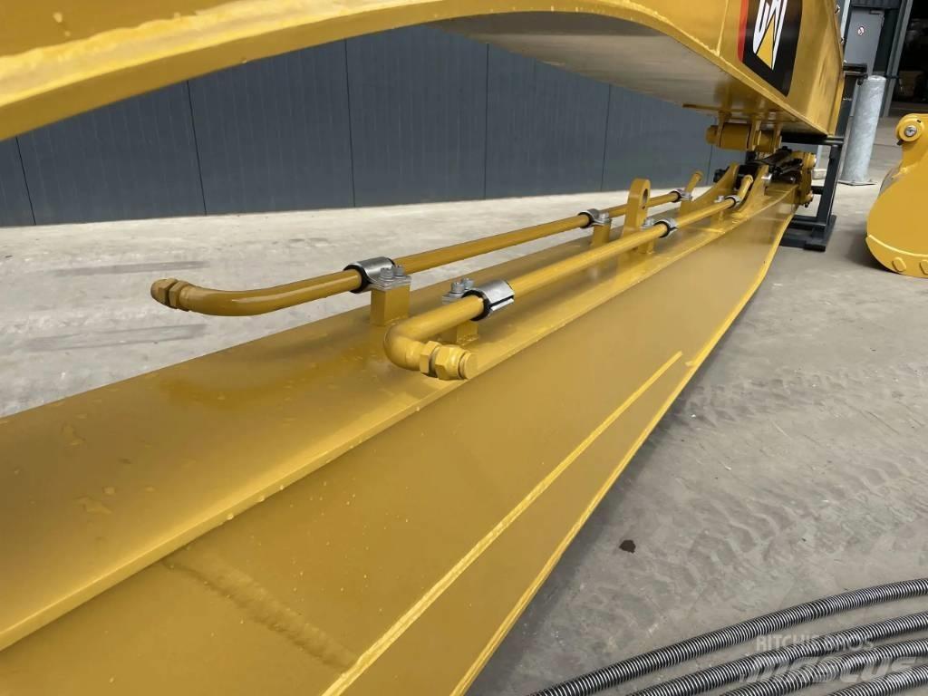 CAT 323E 15m Set Backhoes