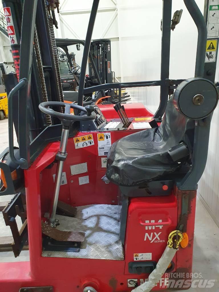 Moffett 20.3 Truck mounted forklifts