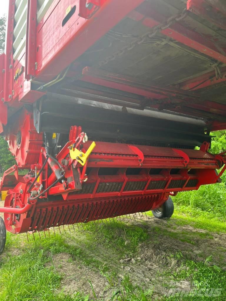 Pöttinger Jumbo 7210 Self loading trailers