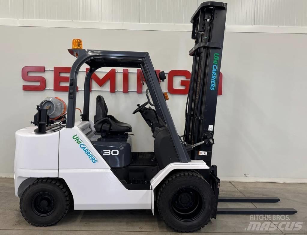 TCM 10694 - FHGE30T5 LPG trucks