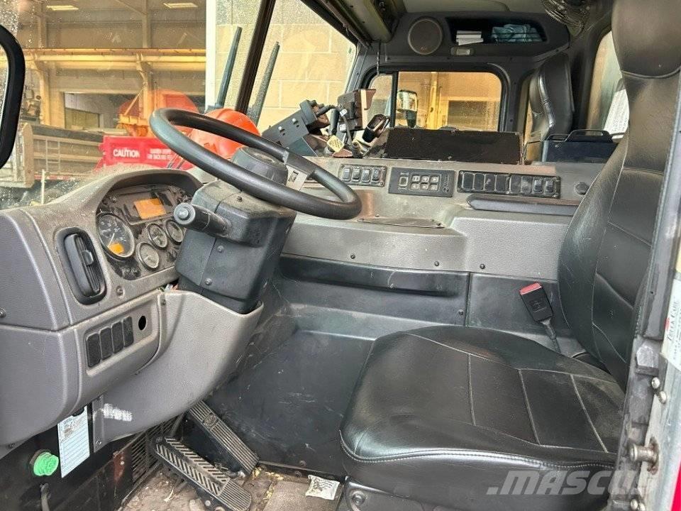 Peterbilt Loadmaster Other trucks