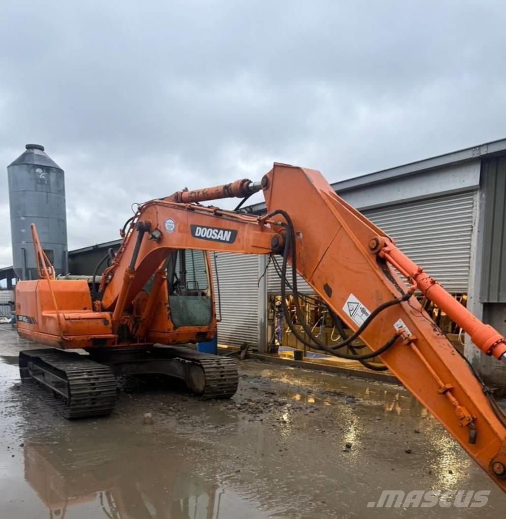 Doosan DX 140 LC Crawler excavators