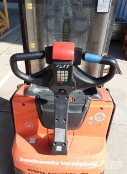 Toyota BT SWE 120L Hand pallet stackers