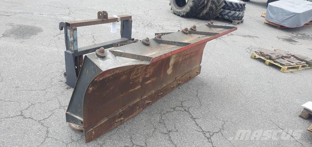 Vreten K2400 Snow blades and plows
