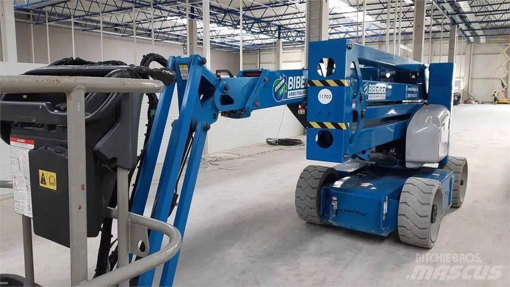  HR17NE Articulated boom lifts