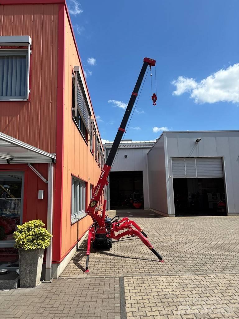 Unic URW-094 Tracked cranes