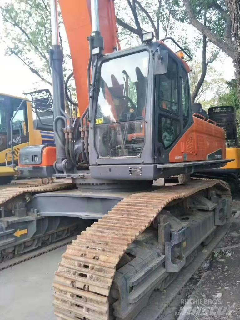 Doosan DX 530 Midi excavators  7t - 12t