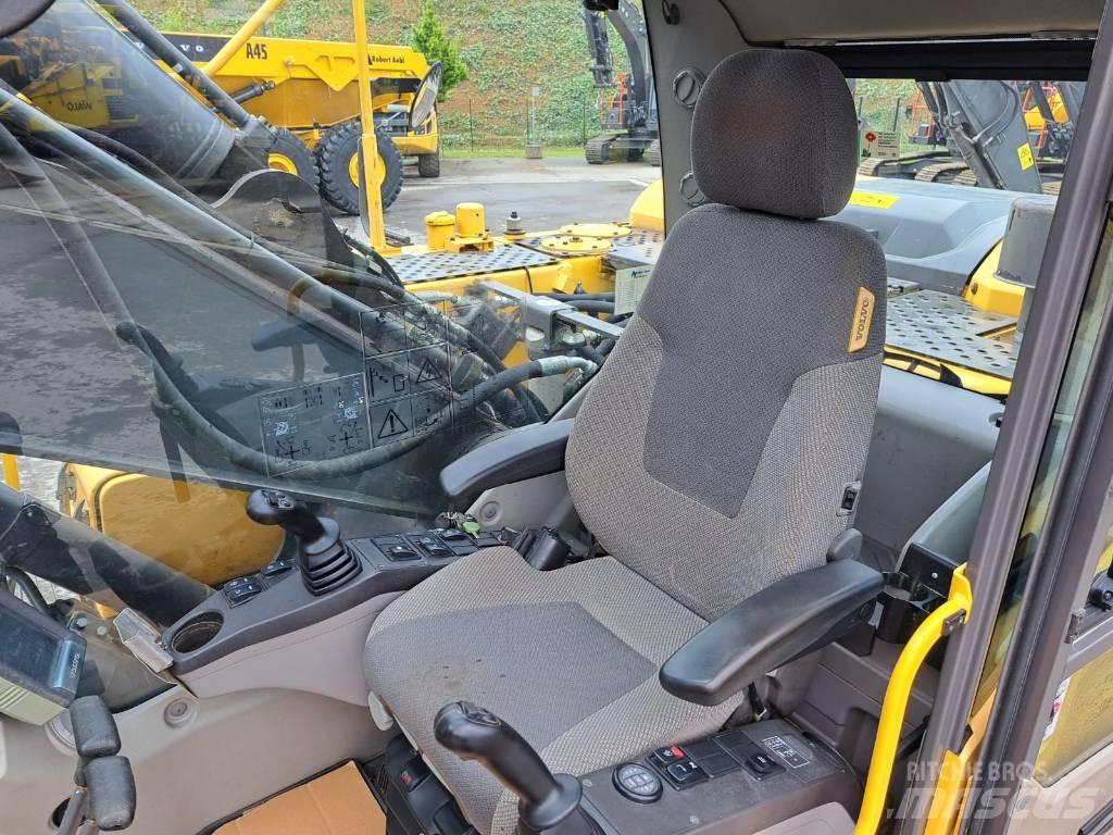 Volvo EC 220 DL Crawler excavators