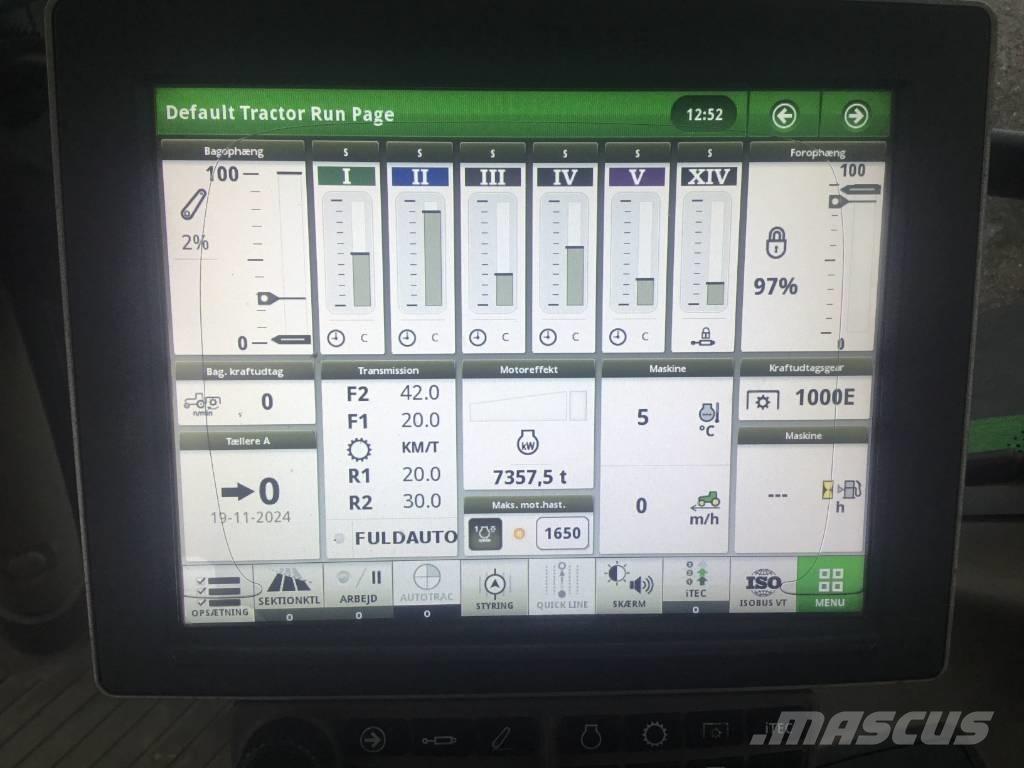 John Deere 6215 R Tractors