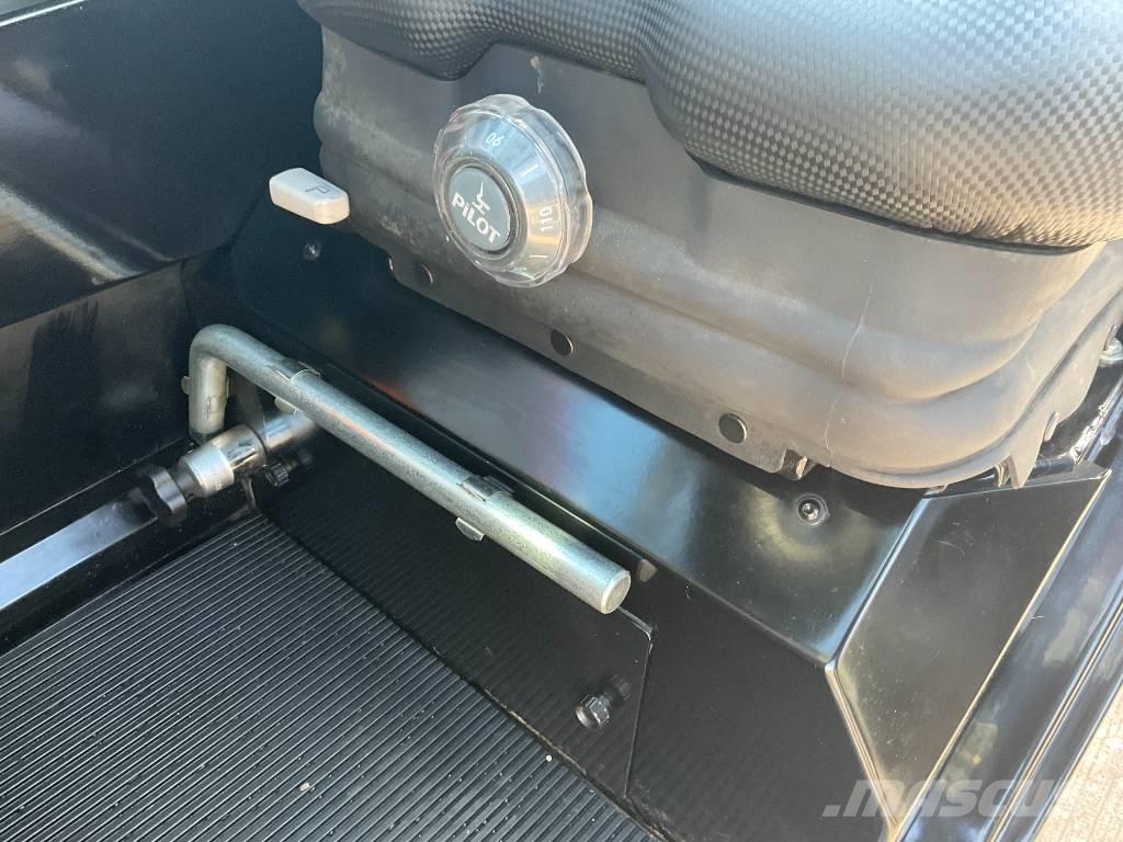 Manitou ULM 412 H Telescopic handlers