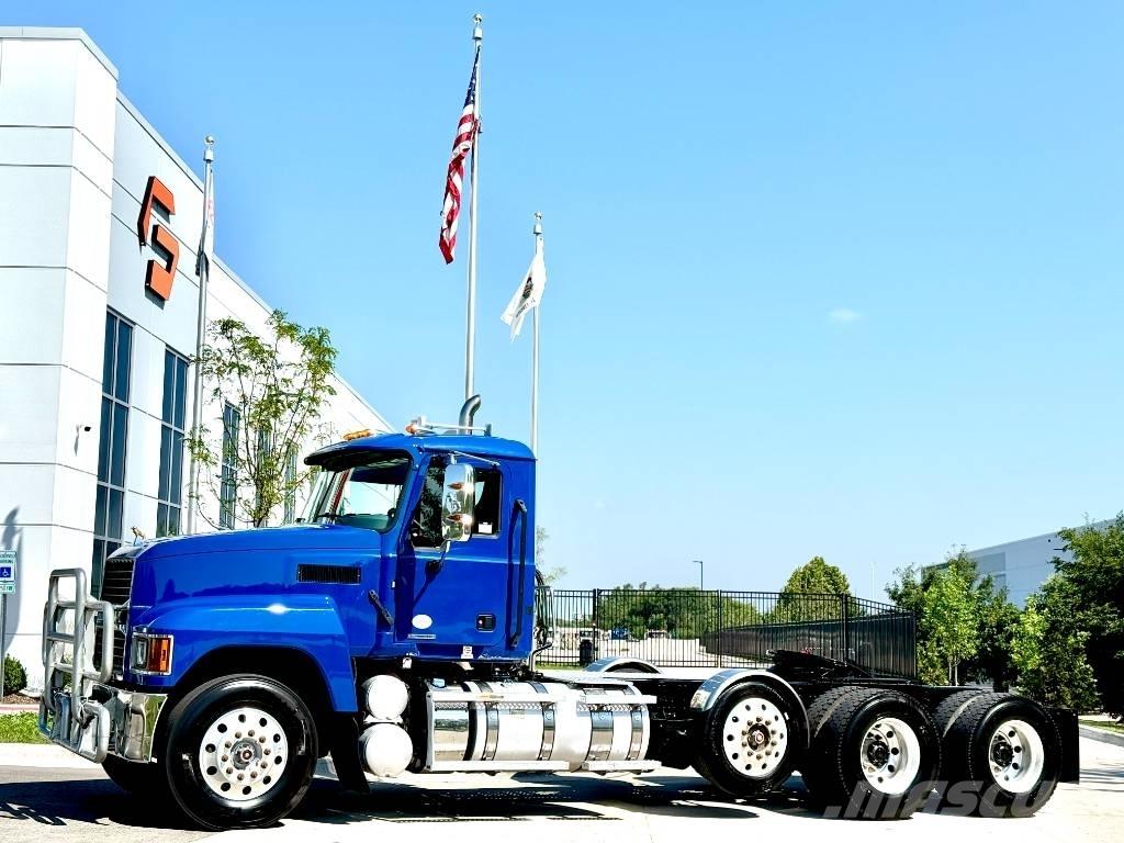 Mack Pinnacle Tractor Units