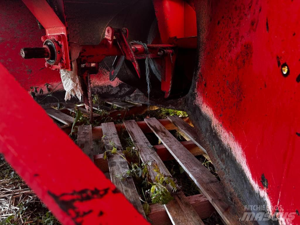 Kuhn VBP 2160 Round balers
