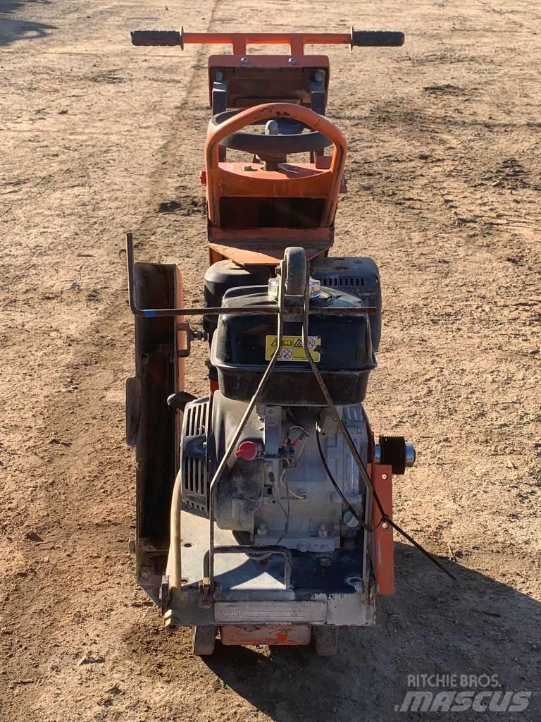 Norton Clipper CS451 Asphalt splitting machines