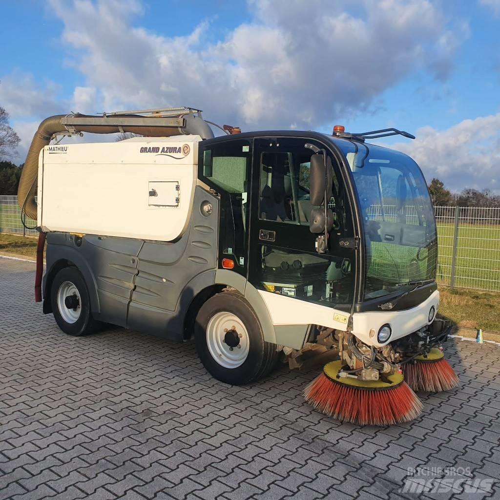 Mathieu Grand Azura Sweepers