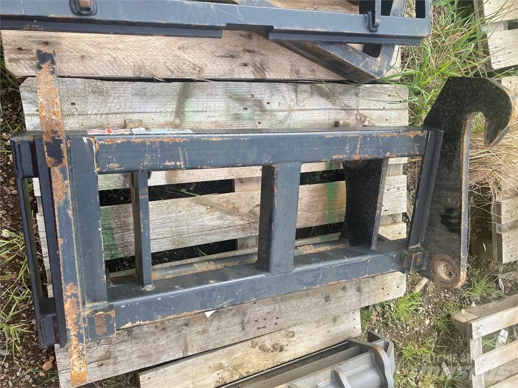  ADAPTOR PLATE Agriculture - Others