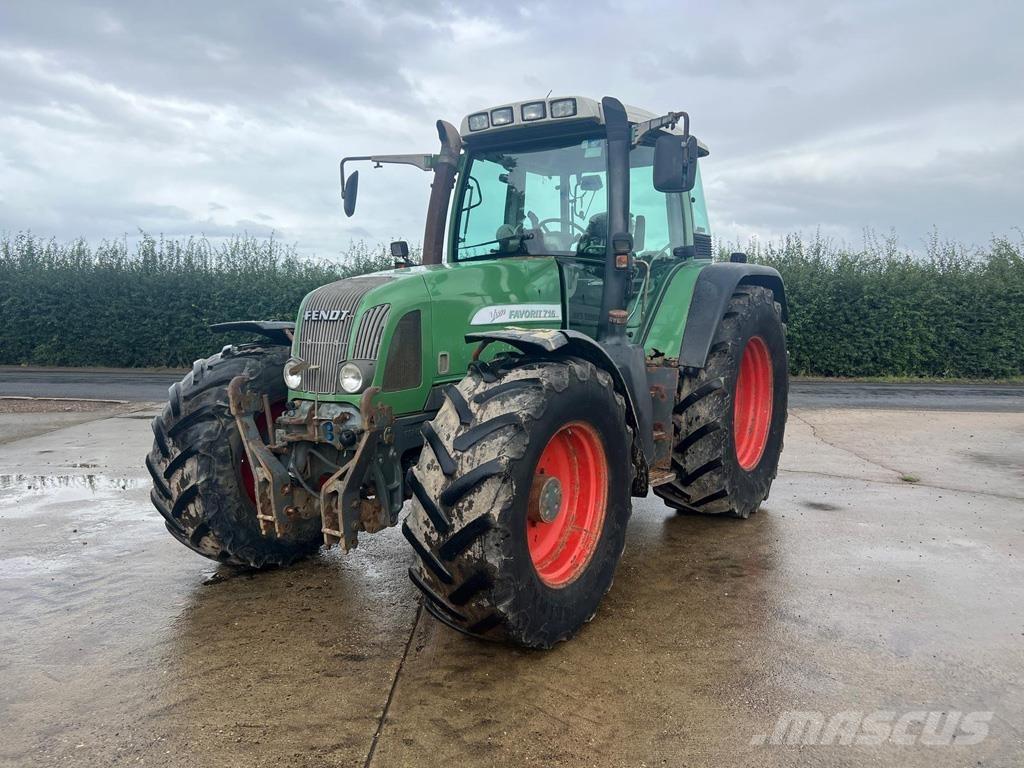 Fendt 716 VARIO Tractors