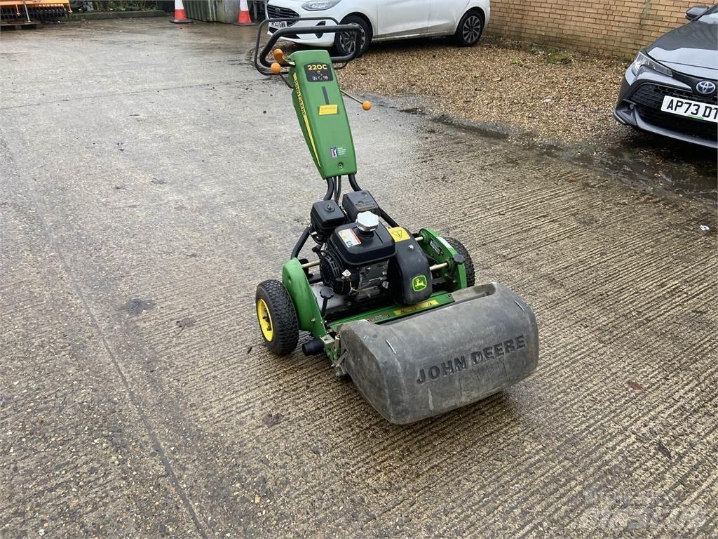 John Deere 220C Agriculture - Others